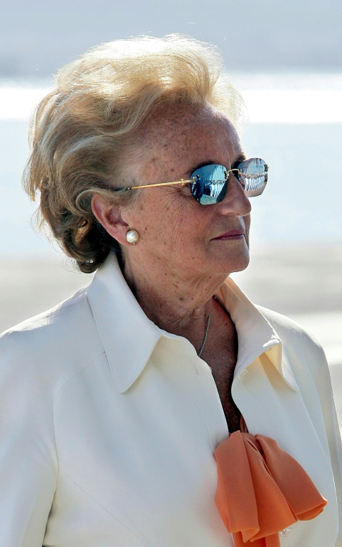 Bernadette Chirac, le 15 août 2004 à bord du navire Charles de Gaulle au large de Toulon ( AFP / PATRICK KOVARIK )