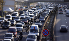Sans surprise, en France, Paris reste la ville plus embouteillée (11e au niveau mondial) avec plus de 109 heures perdues dans les bouchons l'an dernier ( AFP / THOMAS COEX )