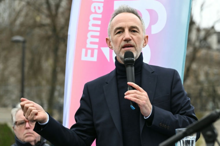 Emmanuel Grégoire, candidat socialiste à la mairie de Paris, lors d'un débat public pour les élections municipales, le 22 février 2026 à Paris ( AFP / Bertrand GUAY )