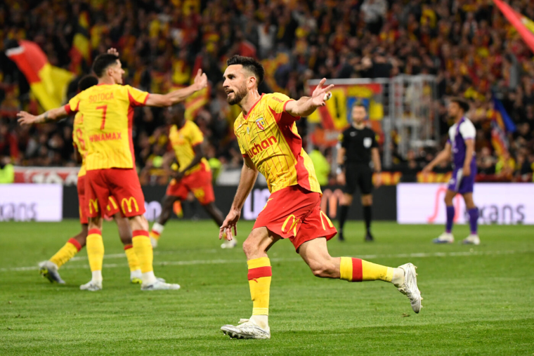 Lens se refait la cerise en renversant Toulouse