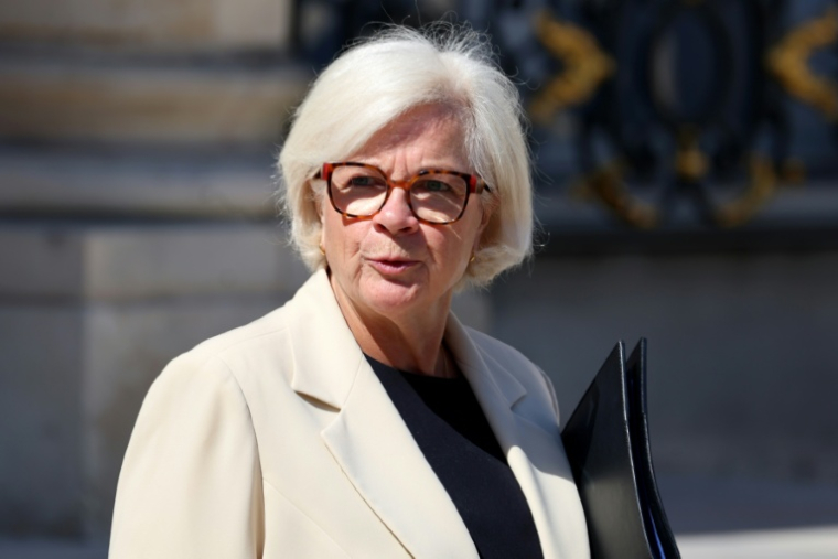 La ministre des Armées, Catherine Vautrin, à la sortie de l'Elysée, le 27 mai 2026 à Paris ( AFP / Ludovic MARIN )