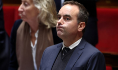 Le Premier ministre français Sébastien Lecornu assiste à la séance de questions au gouvernement à l'Assemblée nationale à Paris