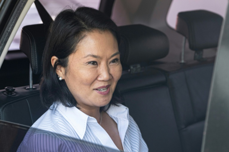 La candidate à la présidentielle au Pérou pour le parti Fuerza Popular, Keiko Fujimori, quitte son bureau à Lima, le 14 avril 2026 ( AFP / ERNESTO BENAVIDES )