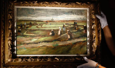 Le tableau «Racommodeuses de filets dans les dunes», peint par Vincent Van Gogh en 1882. (©  P. Kovarik / AFP)