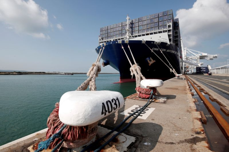 Le porte-conteneurs CMA CGM Antoine de Saint Exupery est à quai lors de son inauguration officielle au Havre
