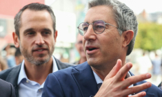 Le député de gauche François Ruffin (D), candidat à la présidentielle, arrive aux journée d'été du PS à Blois, le 29 août 2026 ( AFP / ALAIN JOCARD )