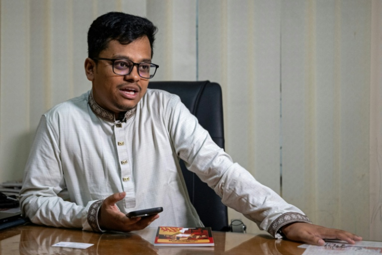 Le chef du syndicat islamiste sur le campus de Dacca, SM Farhad, lors d'un entretien avec l'AFP, le 17 septembre 2026 à Dacca, au Bangladesh ( AFP / Salahuddin AHMED )