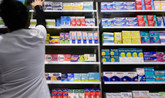 Dans une pharmacie de Riedisheim (Haut-Rhin), le 23 octobre 2023.  ( AFP / SEBASTIEN BOZON )