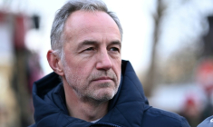 Emmanuel Grégoire, député du Parti socialiste (PS) et candidat à la mairie de Paris, lors d'une visite de campagne dans le 13e arrondissement de Paris le 11 janvier 2026 ( AFP / Bertrand GUAY )