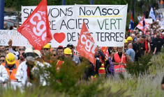 Manifestation de soutien aux employés de Novasco à Hagondage (nord-est), le 4 septembre 2025 ( AFP / Jean-Christophe VERHAEGEN )