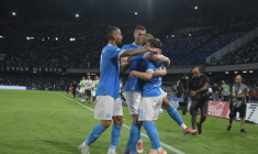 Naples joue un tour à Pise et s’empare de la tête de Serie A