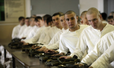 Des conscrits russes à Krasnodar, en Russie, le 10 novembre 2011. (illustration) ( AFP / MIKHAIL MORDASOV )