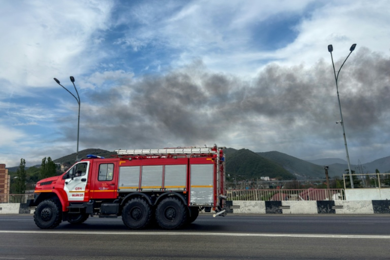 Un camion de pompiers à Touapsé, dans le sud de la Russie, le 29 avril 2026 ( AFP / STRINGER )