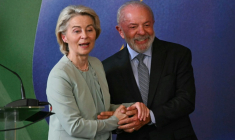 La présidente de la Commission européenne Ursula von der Leyen et le président brésilien Luiz Inacio Lula da Silva à Rio de Janeiro, au Brésil le 16 janvier 2026 ( AFP / Mauro PIMENTEL )