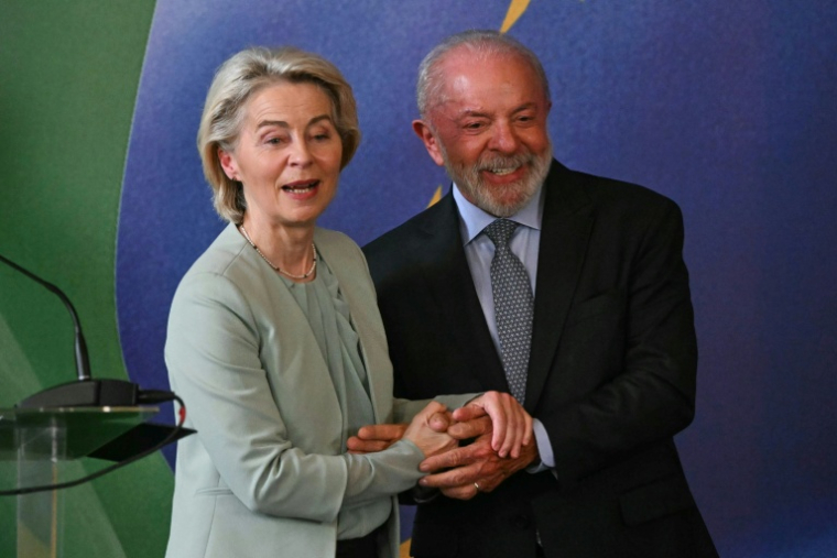 La présidente de la Commission européenne Ursula von der Leyen et le président brésilien Luiz Inacio Lula da Silva à Rio de Janeiro, au Brésil le 16 janvier 2026 ( AFP / Mauro PIMENTEL )