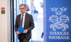 Le gouverneur de la Riksbank, M. Thedeen, donne une conférence de presse à Malmö
