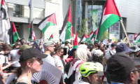 Une foule de manifestants contre l'islamophobie à Paris