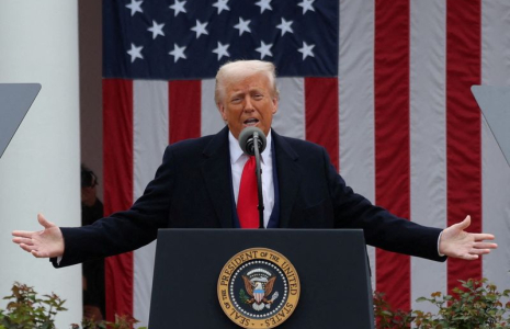 Le président américain Trump prononce un discours à la Maison Blanche