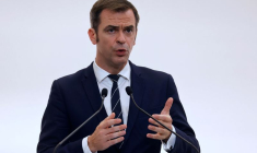 Le porte-parole du gouvernement Olivier Veran lors d'une conférence de presse à Paris