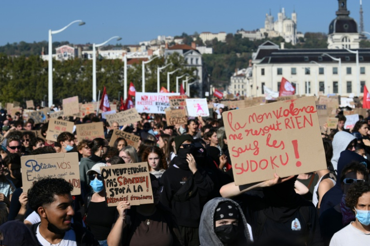 Manifestation de lycéens à Lyon le 6 octobre 2026  ( AFP / Olivier CHASSIGNOLE )