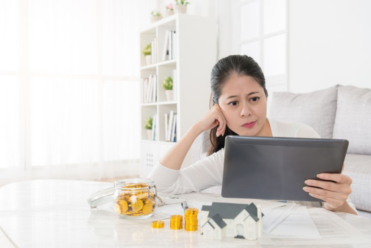 Est-ce que les femmes achètent de l'immobilier avec une sensibilité différente de celle des hommes ? (Crédits 123RF)