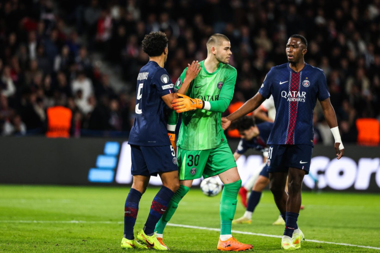 Willian Pacho à la rescousse de Lucas Chevalier