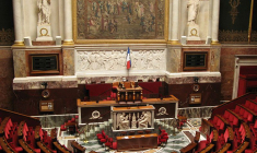 Les pensions de retraite des anciens députés seront gelées en 2026. (illustration) (Wikimedia / Coucouoeuf)