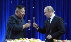 Kim Jong Un et Vladimir Poutine à Vladivostok, en Russie, le 25 avril 2019. ( KCNA VIA KNS / STR )