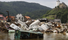 LES INONDATIONS EN EUROPE DEVRAIENT COÛTER 2 À 3 MILLIARDS DE DOLLARS AUX RÉASSUREURS, DIT BERENBERG