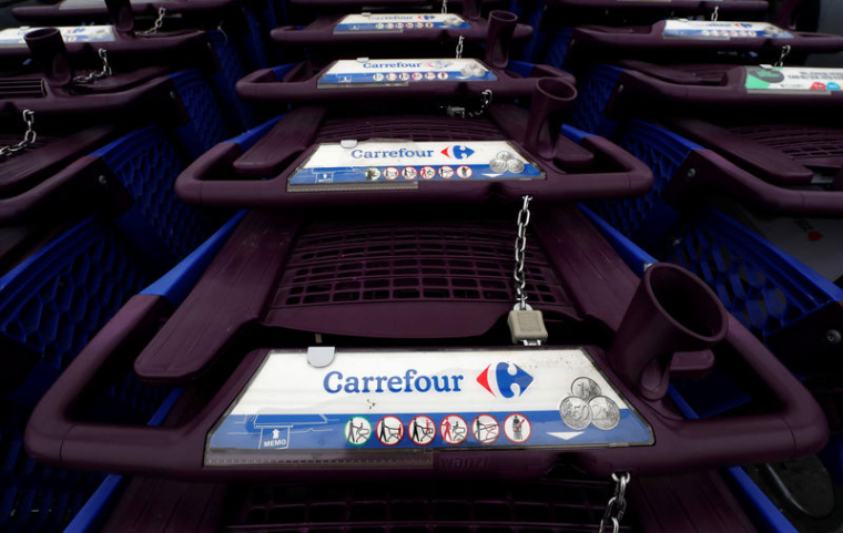 GILETS JAUNES: LES DISTRIBUTEURS ÉVALUENT LE MANQUE À GAGNER À 1,0 MILLIARD D'EUROS