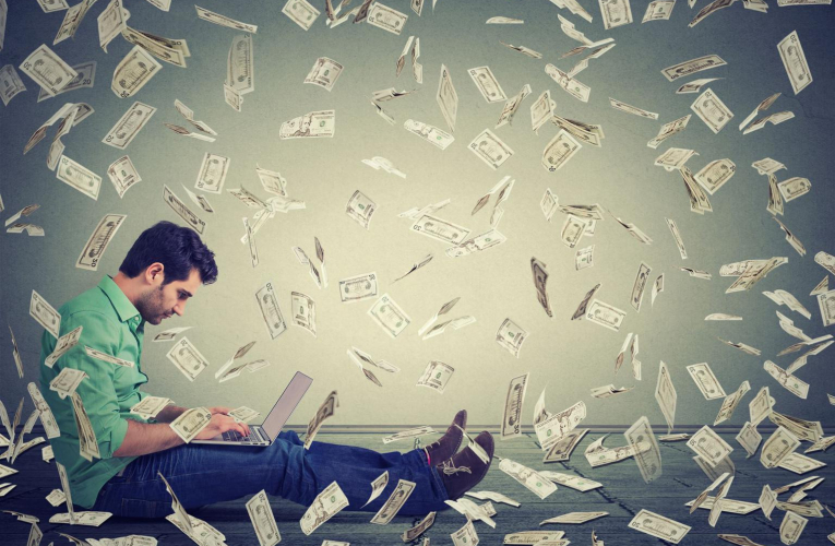 Il est possible de gagner quelques centaines d’euros en devenant testeur de sites, en donnant son avis ou tout simplement en cuisinant. ( crédit photo : Shutterstock )