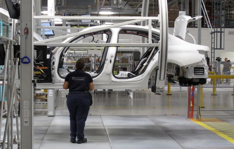 BMW SE PRÉPARE À SUPPRIMER 10.000 POSTES D'INTÉRIMAIRES