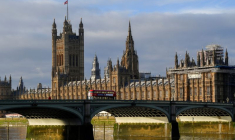 GRANDE-BRETAGNE: LA CROISSANCE A RALENTI À 1,3% AU TROISIÈME TRIMESTRE