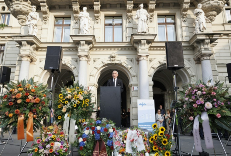 Le président Alexander Van der Bellen lors d'une cérémonie en commémoration aux victimes de la tuerie scolaire, le 11 juin 2025 à Graz ( APA / ERWIN SCHERIAU )