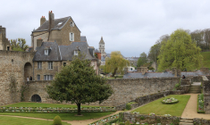 Selon les spécialistes, le développement des plateformes de location courte durée participe à la pénurie de logements en location dans le département. (Illustration) (Vdugrain / Pixabay)