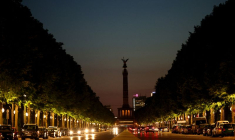 ZONE EURO: LA CROISSANCE DU 2E TRIMESTRE REVUE EN HAUSSE, À 0,8%