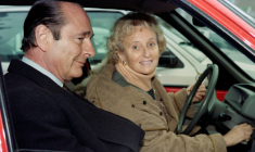 Jacques Chirac (G) et son épouse Bernadette, le 14 mars 1992 à Corrèze  ( AFP / Vincent AMALVY )
