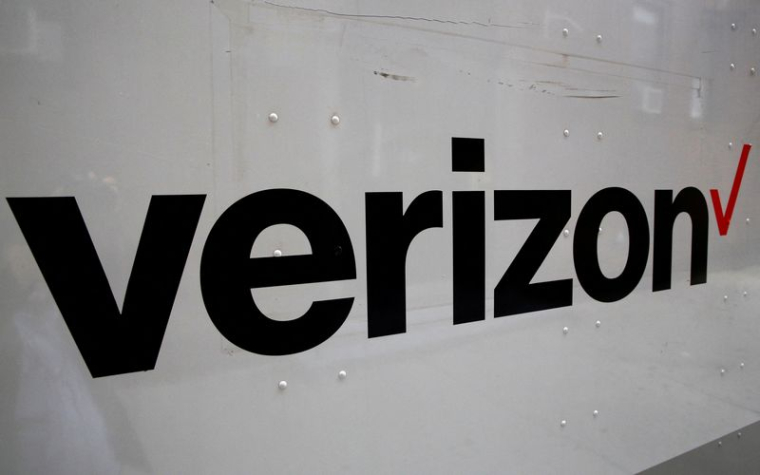 Le logo de Verizon sur un camion à New York