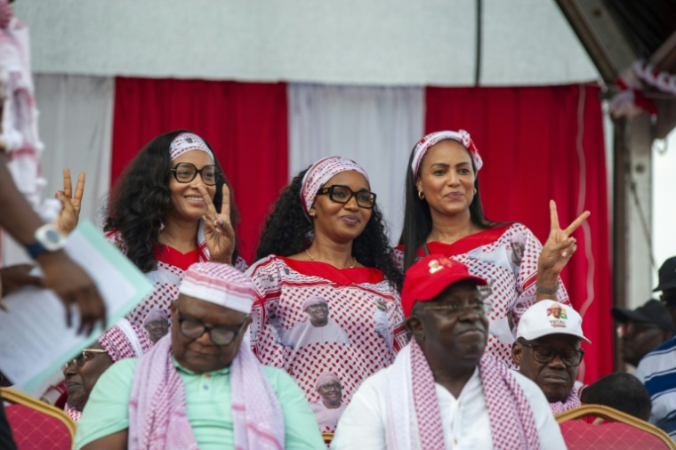 Des soutiens du président sortant et candidat Umaro Sissoco Embalo à un rassemblement politique à Bissau, le 11 novembre 2025 ( AFP / SAMBA BALDE )