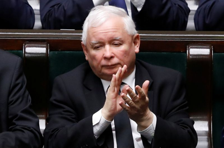 CORONAVIRUS: KACZYNSKI, CAS CONTACT, MIS À L'ISOLEMENT