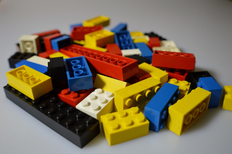 Lego et Nike ont planché ensemble sur un modèle de chaussures de sport qui sera proposé à la vente en août 2025. (illustration) (Alexas_Fotos / Pixabay)