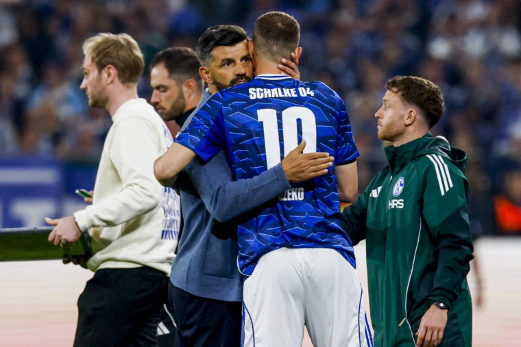 Schalke 04 et Edin Džeko savent comment arroser un titre