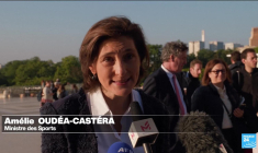 JO 2024 : les anneaux olympiques accrochés à la tour Eiffel