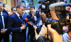 Le président français Emmanuel Macron s'adresse aux médias après une rencontre avec le président américain Donald Trump à la Trump Tower, le 21 septembre 2026 à New York ( AFP / Ludovic MARIN )