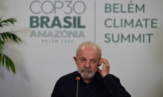 Le président brésilien Luiz Inacio Lula da Silva lors d'une interview avec des agences internationales, dont l'AFP, le 4 novembre 2025 à Belem, au Brésil, à deux jours de l'ouverture de la COP30 ( AFP / Pablo PORCIUNCULA )