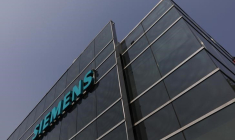 SIEMENS RELÈVE SA PRÉVISION DE BPA ANNUEL