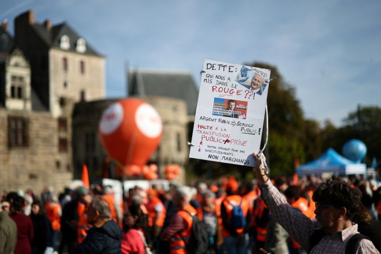 Grèves et manifestations antigouvernementales organisées par les syndicats français en France