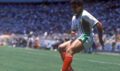 C’était Djamel Menad, légende du football algérien