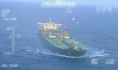 Image d'un pétrolier saisi par les Etats-Unis la ministre américaine de la Sécurité intérieure, Kristi Noem le 20 décembre 2025 ( US Secretary of Homeland Security Kristi Noem's X account / Handout )