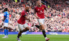 Manchester United se remet la tête à l'endroit, Arsenal met la pression à Liverpool